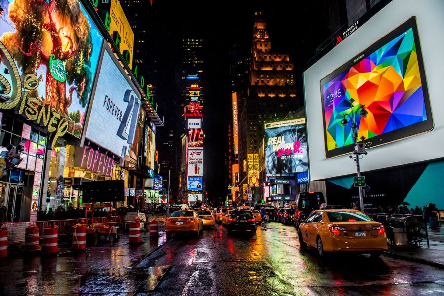 luxurysep1 02 1 New York City Nightlife: The City That Never Sleeps